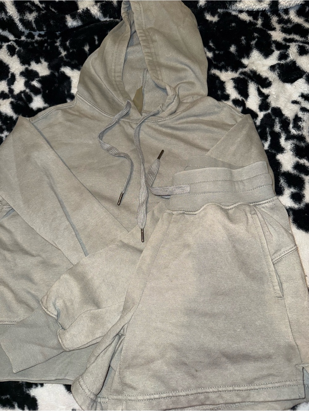 Cropped hoodie and shorts set Women’s